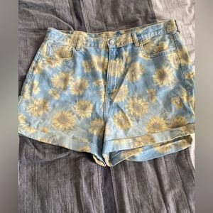 American Eagle mom shorts
